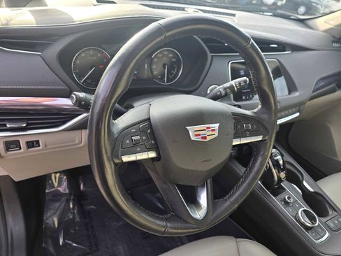 Used 2022 Cadillac XT4 Luxury w/ Cold Weather Package image 26