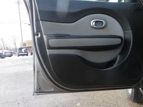 Used 2017 Kia Soul + image 16