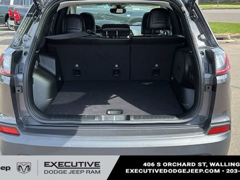 Used 2022 Jeep Cherokee Latitude Lux w/ Sun & Sound Group AWD/4WD image 26