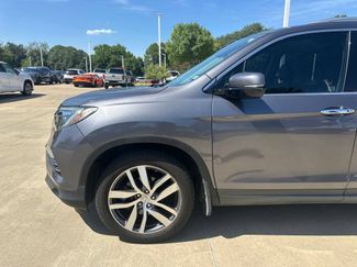Used 2017 Honda Pilot Elite video 1