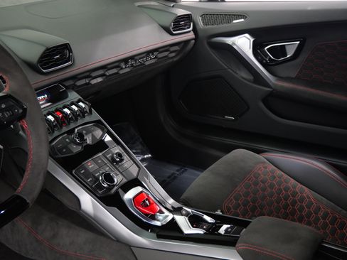 Used 2019 Lamborghini Huracan LP 580-2 RWD image 16