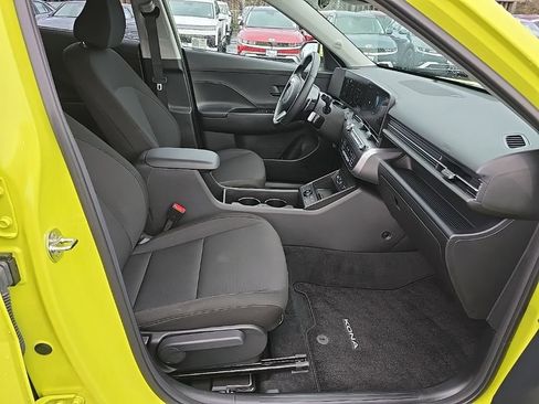 Certified 2025 Hyundai Kona SEL AWD/4WD image 30