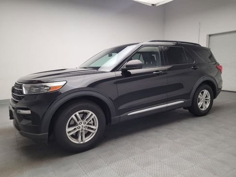 Used 2020 Ford Explorer XLT w/ Equipment Group 202A RWD image 2