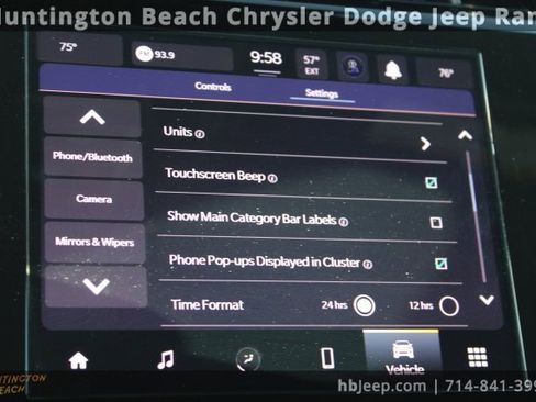 Used 2025 Jeep Grand Cherokee Laredo X image 24