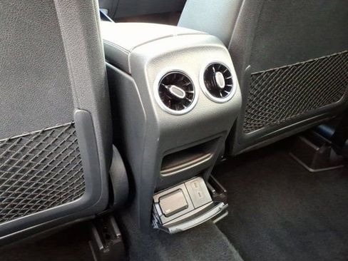 Used 2022 Mercedes-Benz GLB 250 image 16