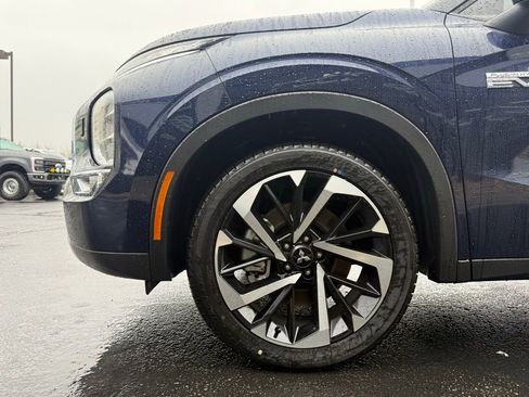 Used 2025 Mitsubishi Outlander SE image 33