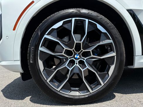 Used 2025 BMW X7 M60i w/ Climate Comfort Package AWD/4WD image 54