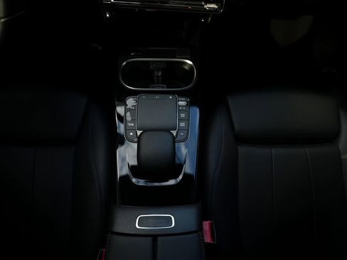 Used 2023 Mercedes-Benz CLA 250 image 38