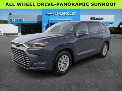 Used 2024 Toyota Grand Highlander XLE image 1