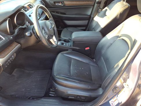 Used 2017 Subaru Outback 2.5i Limited AWD/4WD image 5