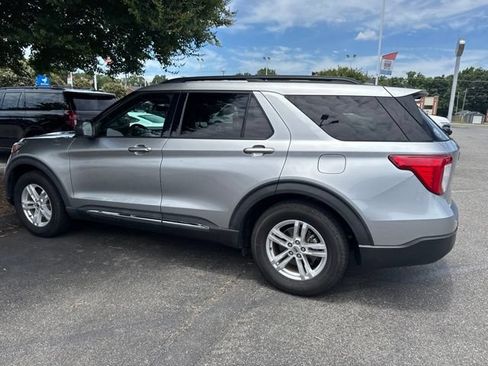 Used 2021 Ford Explorer XLT RWD image 13