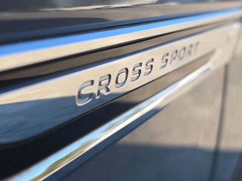 Used 2024 Volkswagen Atlas Cross Sport SE image 9