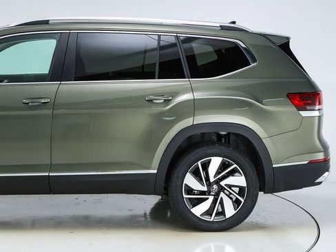 New 2026 Volkswagen Atlas SEL image 4