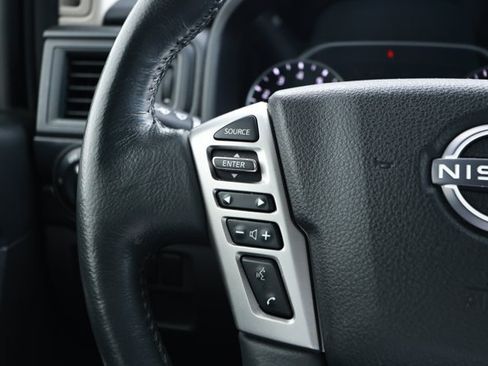 Used 2024 Nissan Titan SV w/ SV Convenience Package RWD image 13