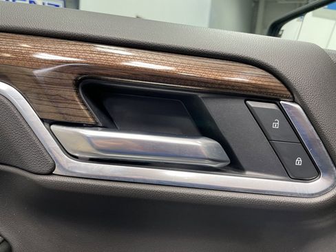 Used 2025 Chevrolet Silverado 1500 LT image 23