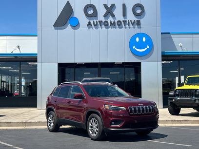 Used 2019 Jeep Cherokee Latitude Plus w/ Comfort/Convenience Group