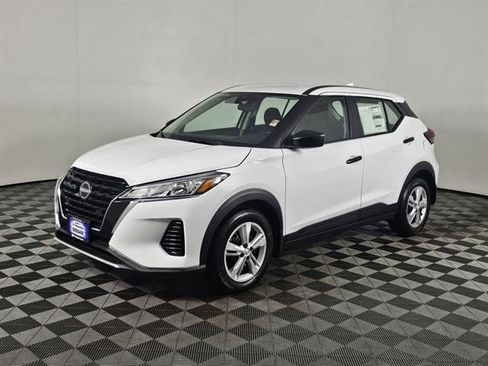 New 2025 Nissan Kicks S image 13