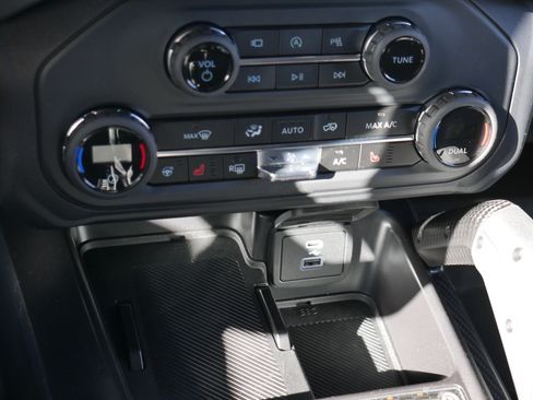 New 2025 Ford Bronco Raptor w/ Interior Carbon Fiber Pack AWD/4WD image 17