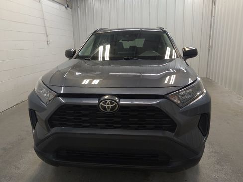 Used 2019 Toyota RAV4 LE FWD image 15