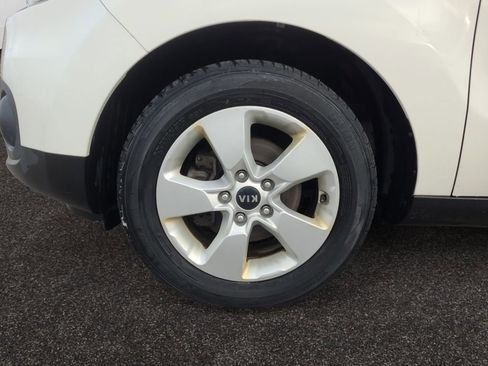 Used 2019 Kia Soul Base image 14