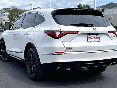 Used 2023 Acura MDX FWD image 10