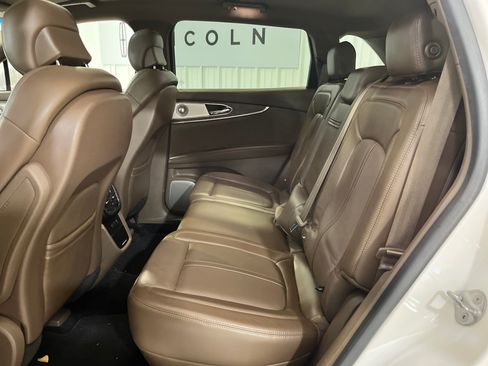Used 2016 Lincoln MKX Reserve w/ Luxury Package AWD/4WD image 11