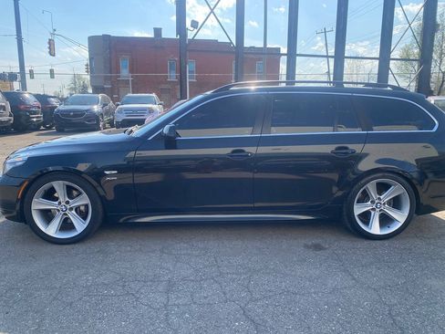 Used 2010 BMW 535i xDrive Wagon AWD/4WD image 14