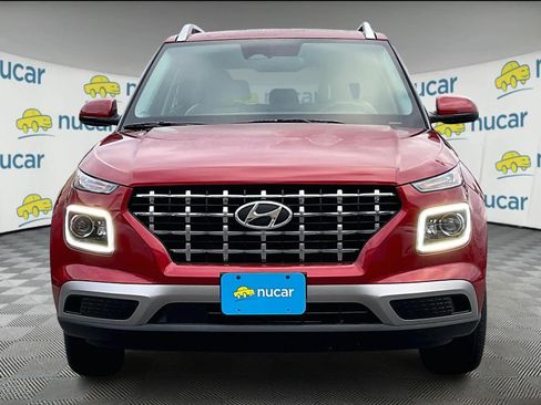 Used 2024 Hyundai Venue Limited image 3