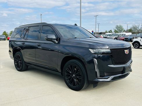 Used 2022 Cadillac Escalade Sport w/ Touring Package image 2