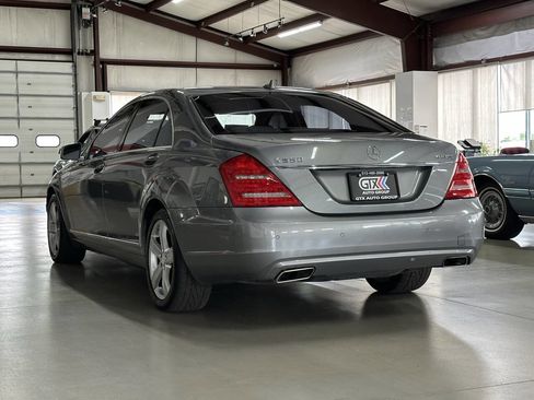 Used 2011 Mercedes-Benz S 550 4MATIC image 4
