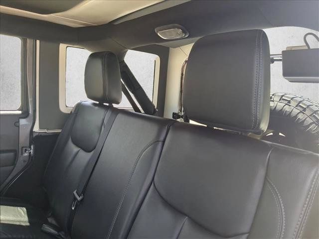 Used 2018 Jeep Wrangler Unlimited Sahara AWD/4WD image 18