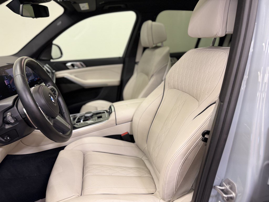 Used 2024 BMW X5 xDrive40i w/ M Sport Package AWD/4WD image 7