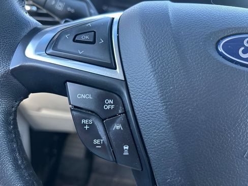 Used 2020 Ford Edge Titanium AWD/4WD image 24