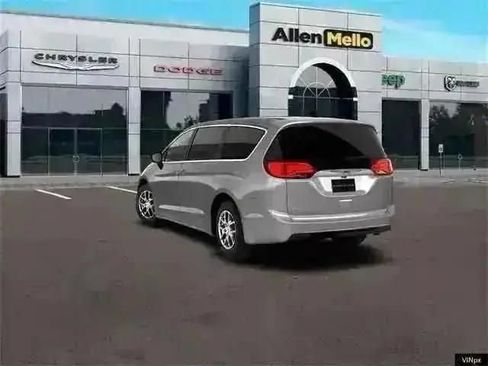 New 2026 Chrysler Voyager LX image 4
