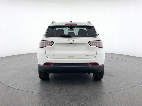 Used 2025 Jeep Compass Latitude AWD/4WD image 7