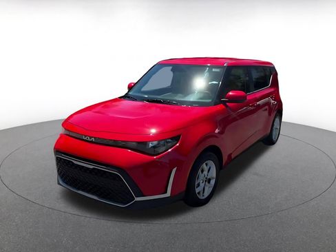 Used 2025 Kia Soul LX w/ LX Technology Package FWD image 7