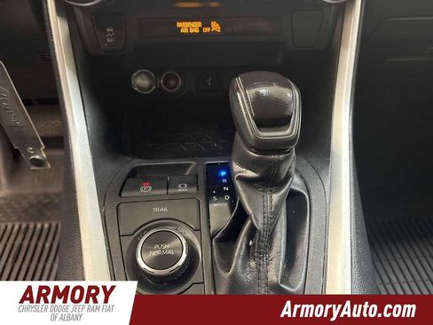 Used 2022 Toyota RAV4 LE image 17