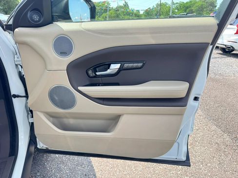 Used 2017 Land Rover Range Rover Evoque SE AWD/4WD image 25