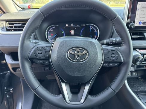 Used 2025 Toyota RAV4 XLE Premium image 16