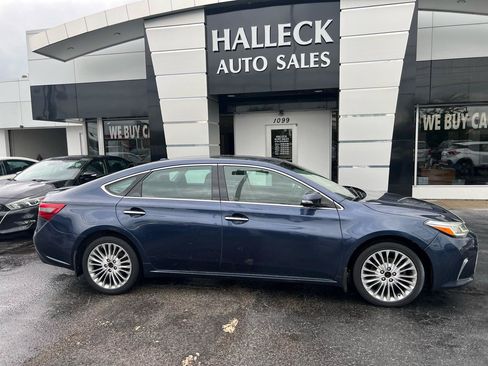 Used 2016 Toyota Avalon Limited FWD image 3