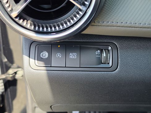 New 2027 Chevrolet Equinox LT w/ Convenience Package II FWD image 32