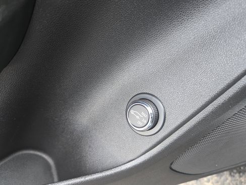 Used 2021 Chevrolet Blazer LT image 23