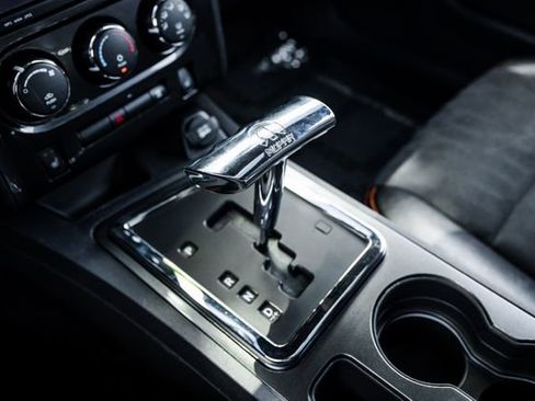 Used 2009 Dodge Challenger R/T RWD image 12