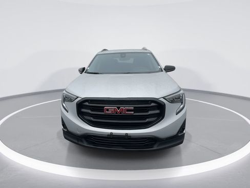 Used 2021 GMC Terrain SLT w/ Elevation Edition FWD image 3
