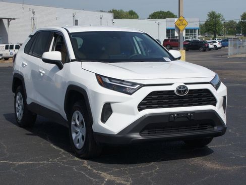 Used 2025 Toyota RAV4 LE FWD image 20