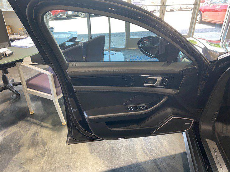 Used 2018 Porsche Panamera 4S AWD/4WD image 12