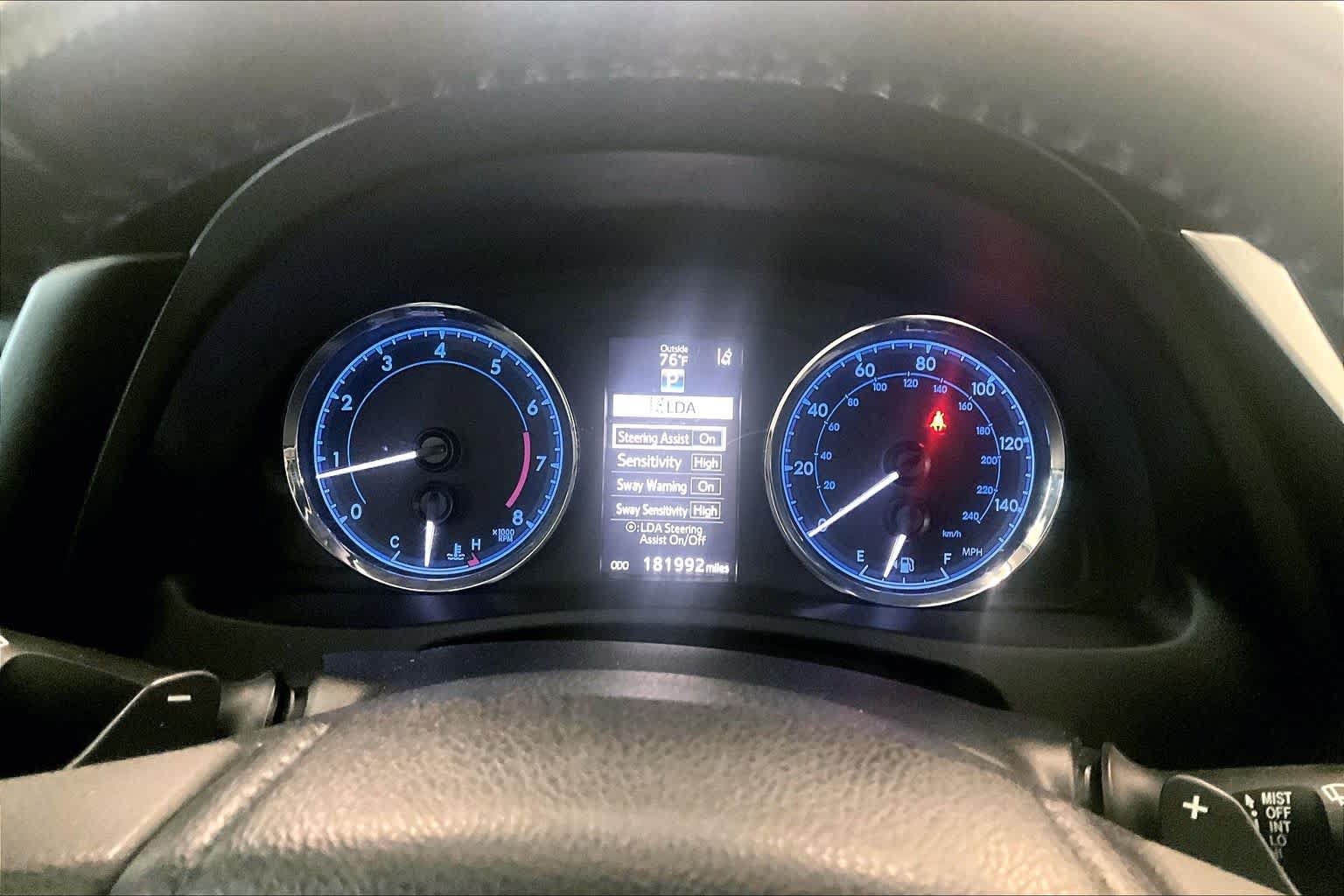 Used 2018 Toyota Corolla SE w/ Carpet Mat Package (TMS) FWD image 24