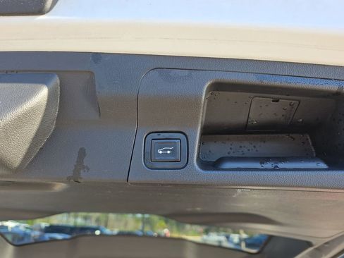 Used 2017 GMC Acadia SLE w/ Driver Alert Package I image 18