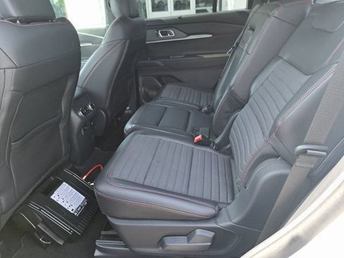 Used 2025 Ford Explorer ST-Line w/ Premium Package RWD image 27