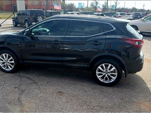 Used 2020 Nissan Rogue Sport SV image 18
